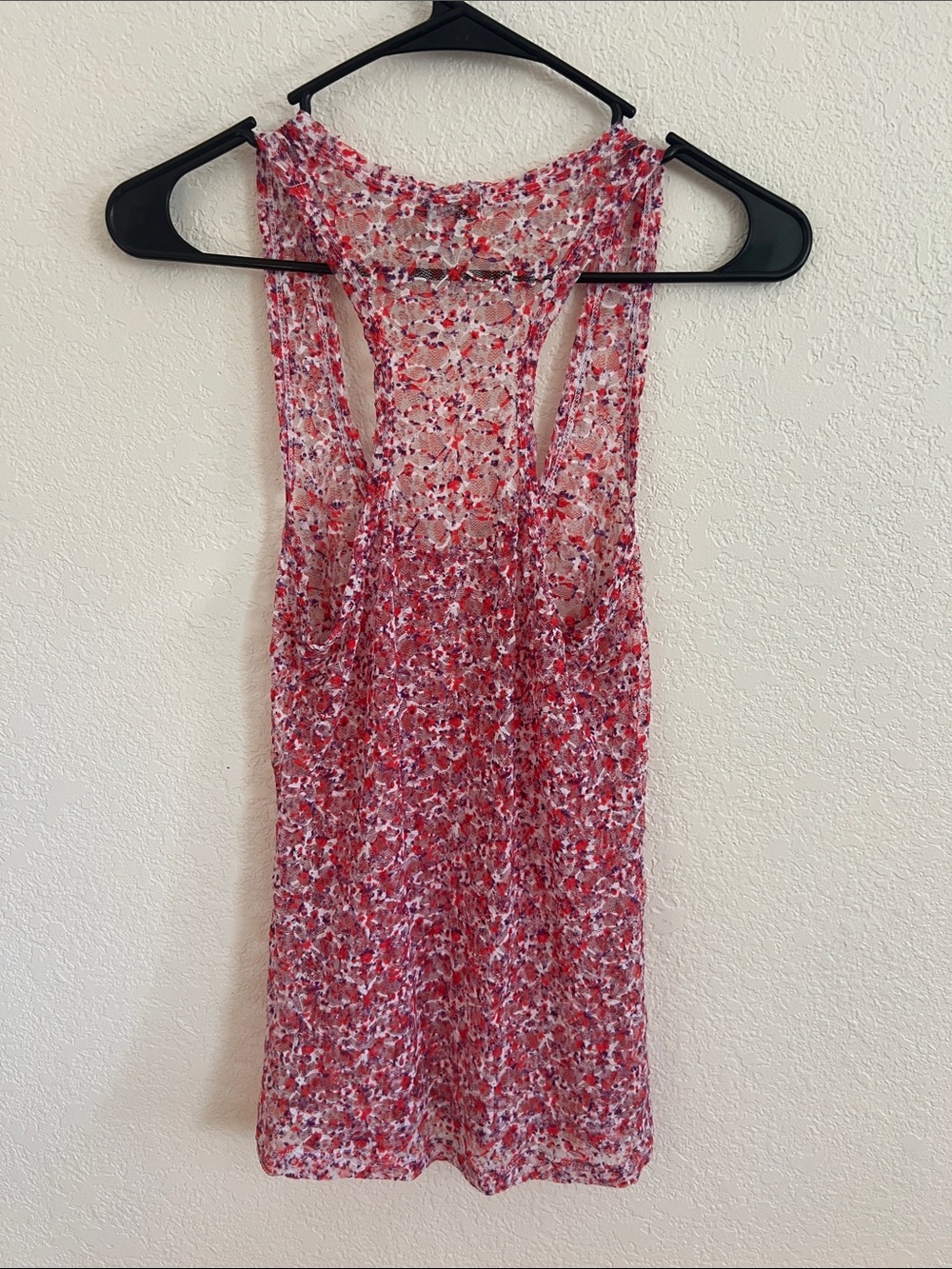 Guess Y2K Textured Lace Racerback - Picture 3 of 3